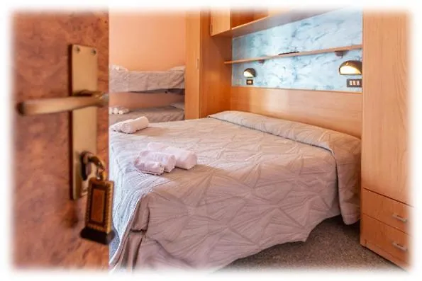 Hotel Colibri B&B Rimini 3*,  Italia